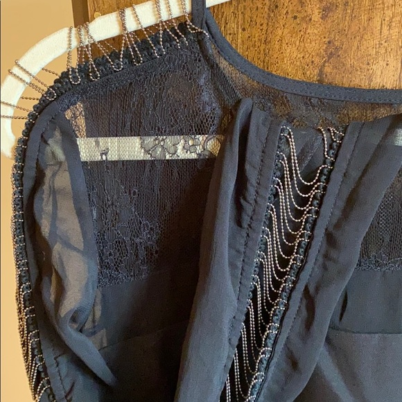 NWT adelyn rae LACE AND CHAIN DETAIL SHIFT DRESS - Picture 2 of 4